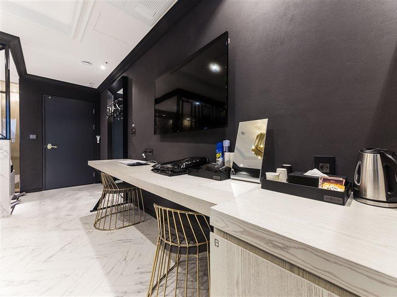 Astro Hotel Йонін Екстер'єр фото