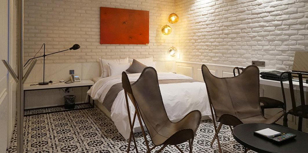 Astro Hotel Йонін Екстер'єр фото